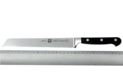 Zwilling J.A. Henckels Professional "S" Bread Knife 20 Cm (8") 9 Zwilling J.A. Henckels Professional "S" Bread Knife 20 Cm (8") -Knives and Tools Shop ZW31026 200 04 zwilling professional s 31026 200 broodmes d4
