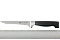 Zwilling J.A. Henckels Four Star Boning Knife 5 1/2" -Knives and Tools Shop ZW31086 140 04 zwilling 4star 31086 140 uitbeenmes 14cm d4